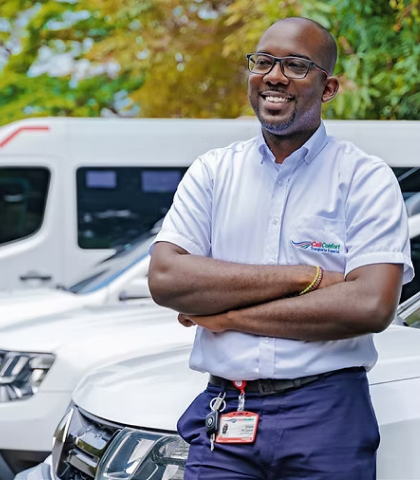 Conductor de Caliconfort sonriendo